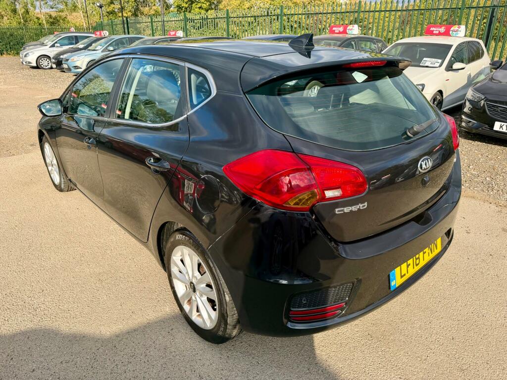 Kia Ceed 2 Black #5