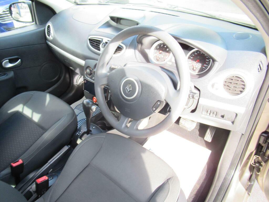 Renault Clio Estate 1.2 16V Dynamique Sport Tourer 200909 Black #17