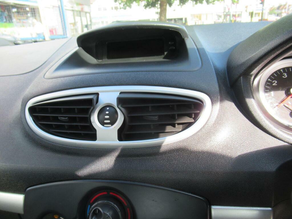 Renault Clio Estate 1.2 16V Dynamique Sport Tourer 200909 Black #25