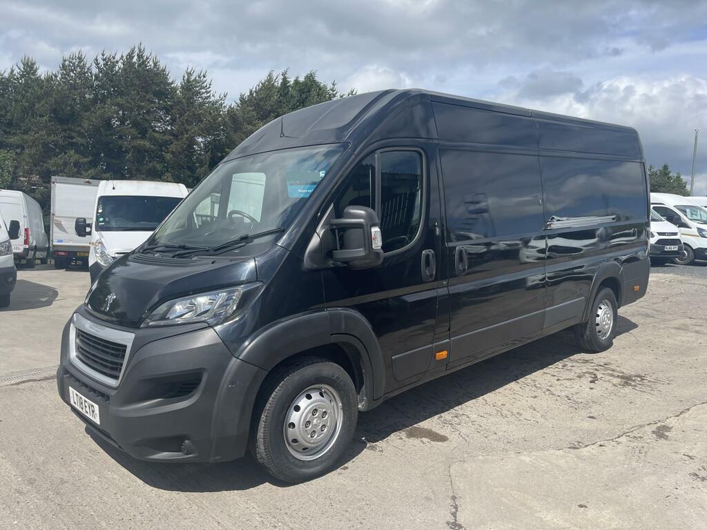 Peugeot Boxer Professional Black #3