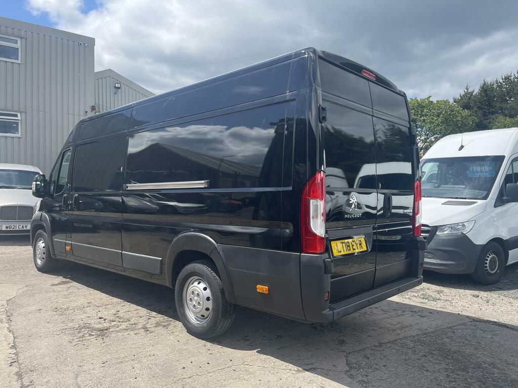 Peugeot Boxer Professional Black #5