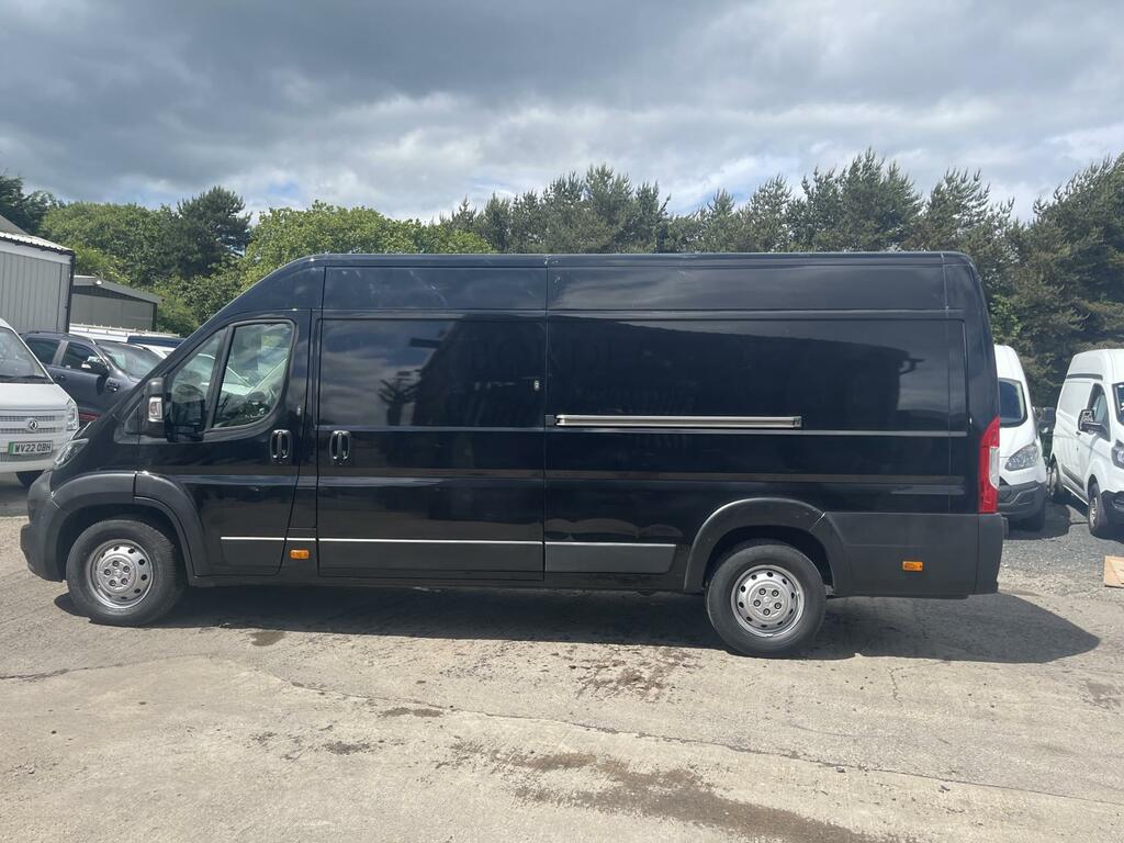 Peugeot Boxer Professional Black #4