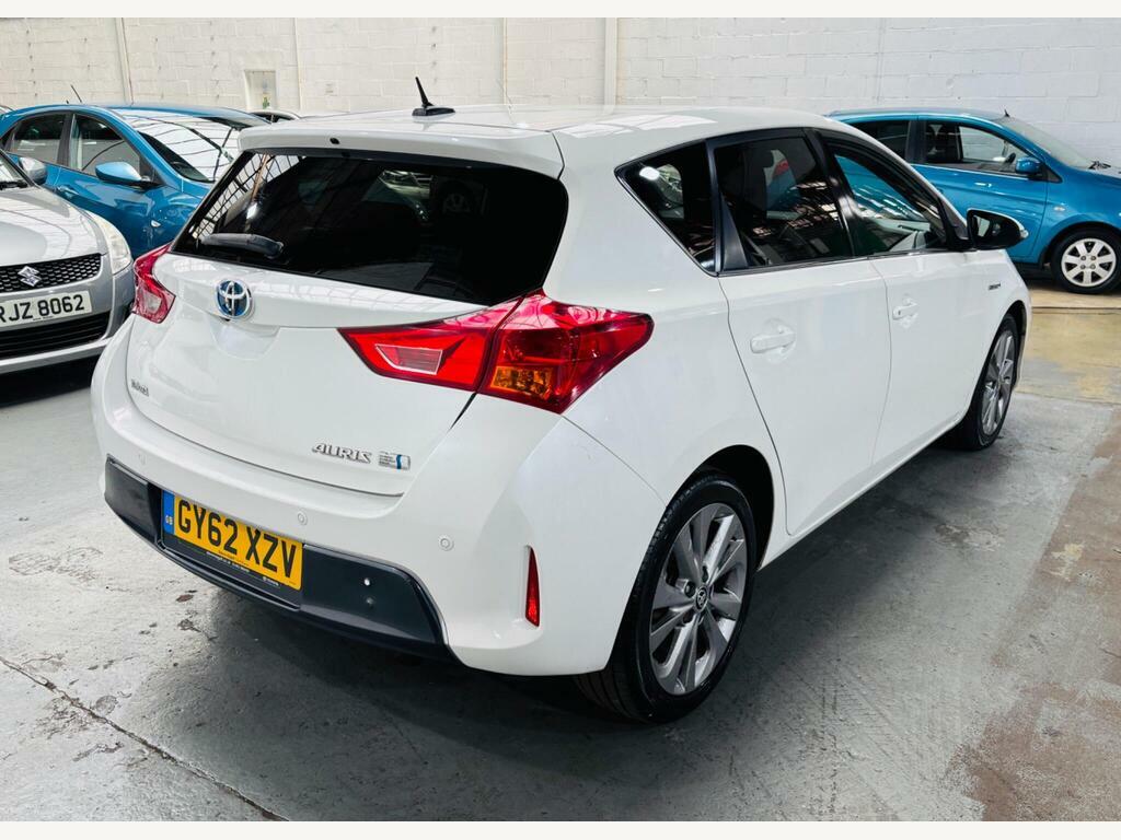 Toyota Auris 1.8 Vvt-h Excel Cvt Euro 5 S S White #4