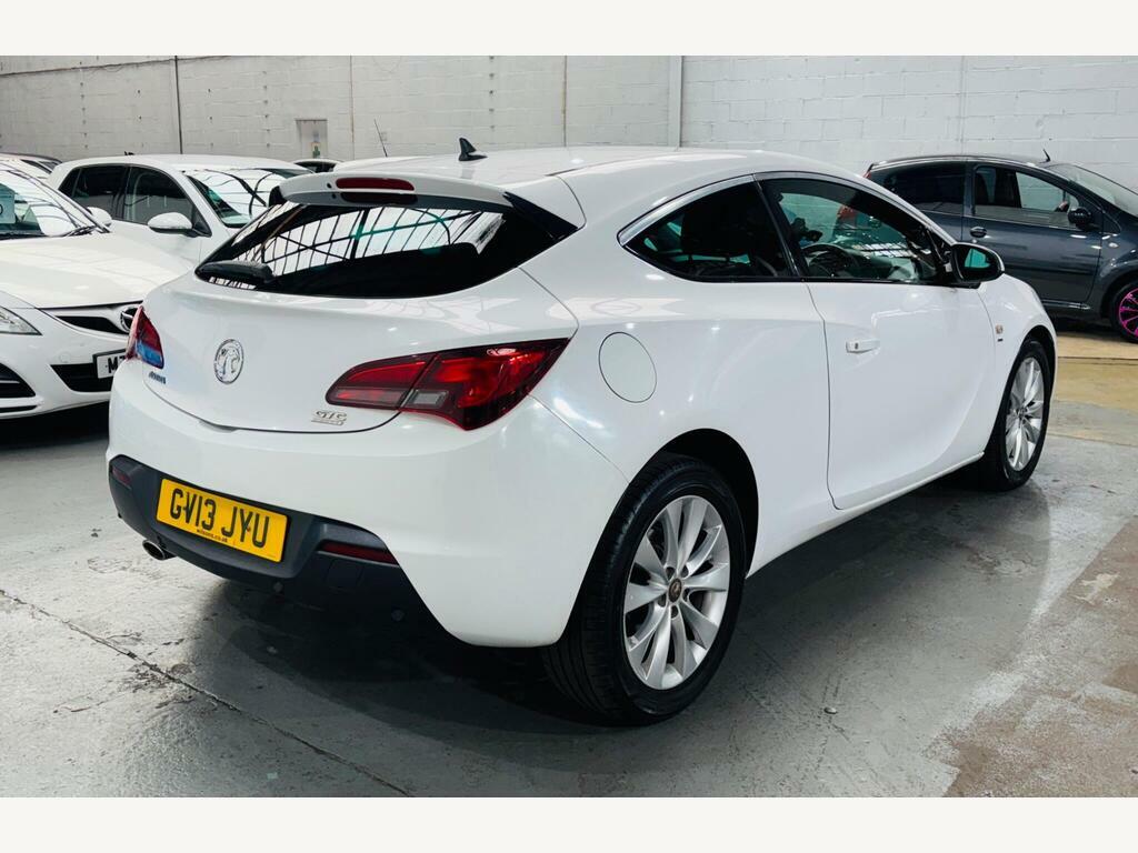 Vauxhall Astra GTC 2.0 Cdti Sri Euro 5 White #4