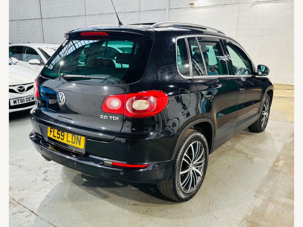 Volkswagen Tiguan 2L Se Black #4