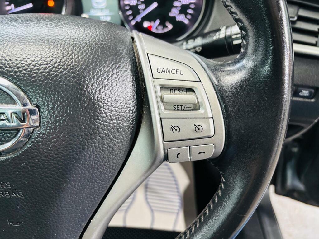 Nissan Qashqai Tekna White #17