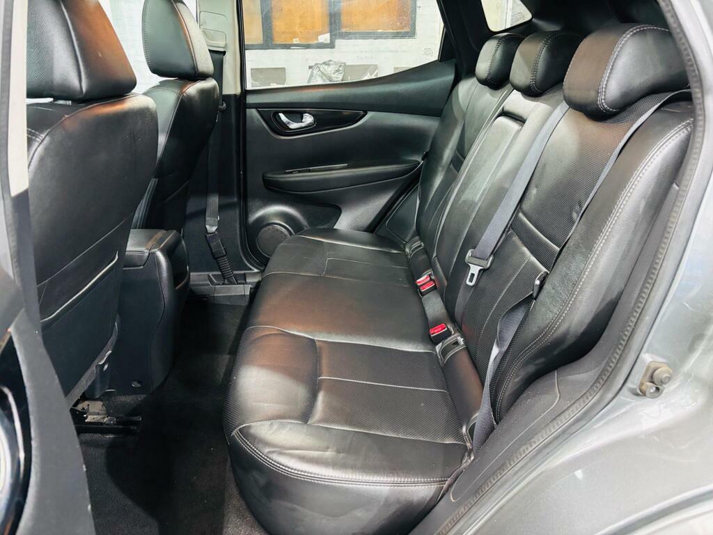 Nissan Qashqai Tekna White #14