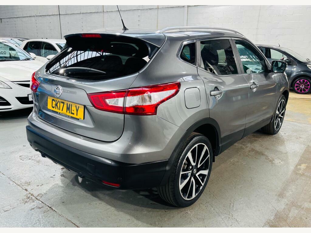 Nissan Qashqai Tekna White #4