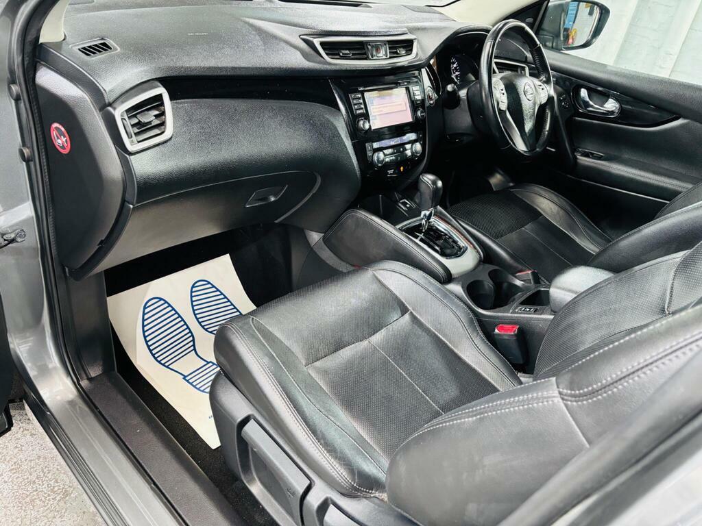 Nissan Qashqai Tekna White #12