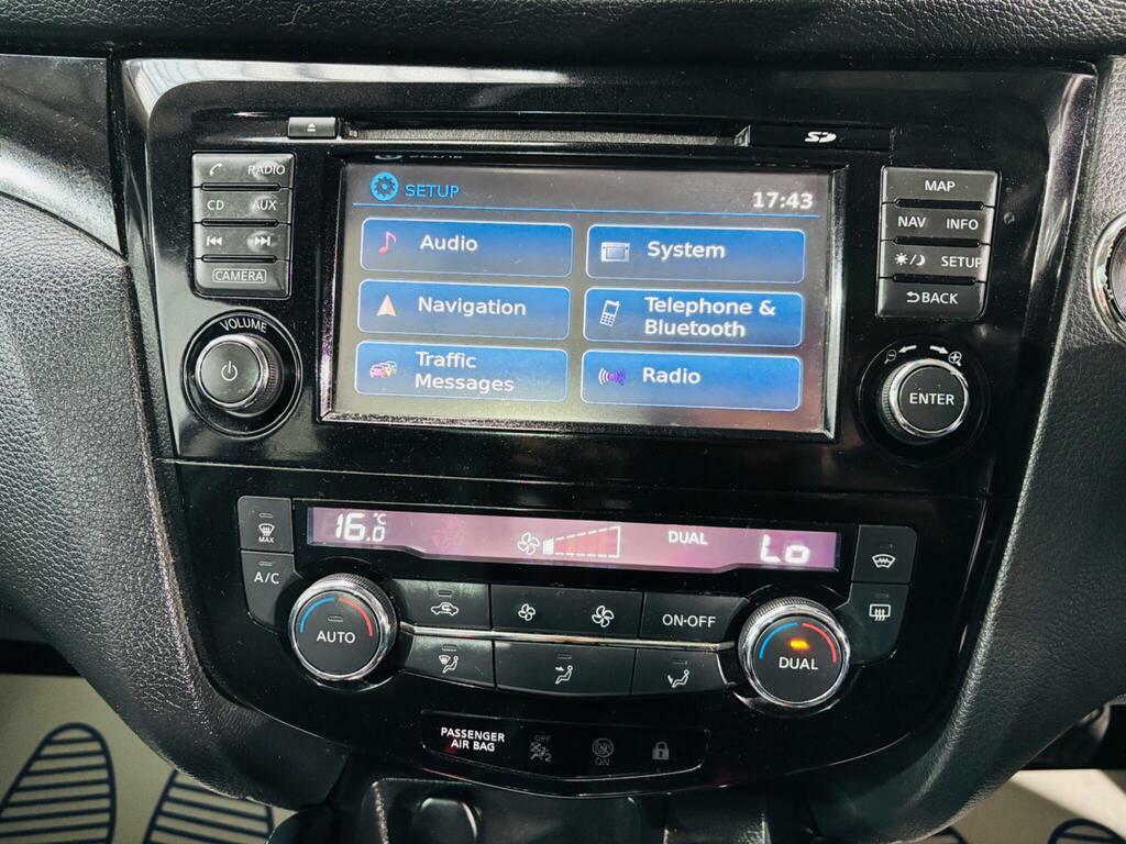 Nissan Qashqai Tekna White #21