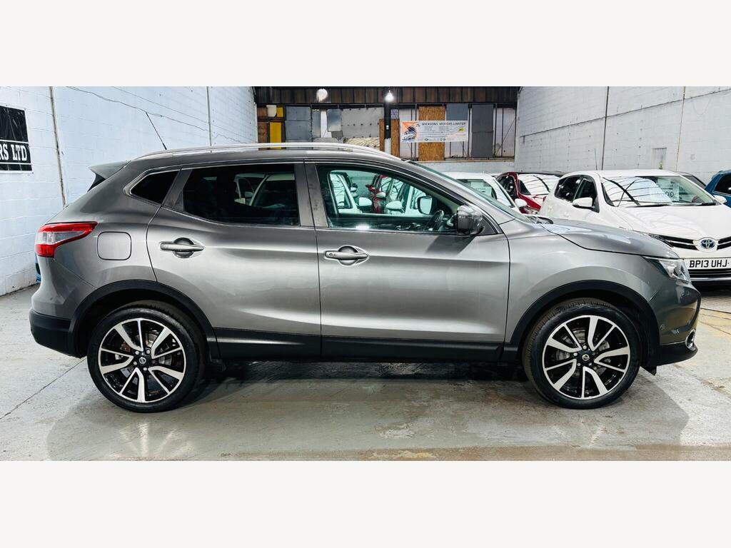 Nissan Qashqai Tekna White #7