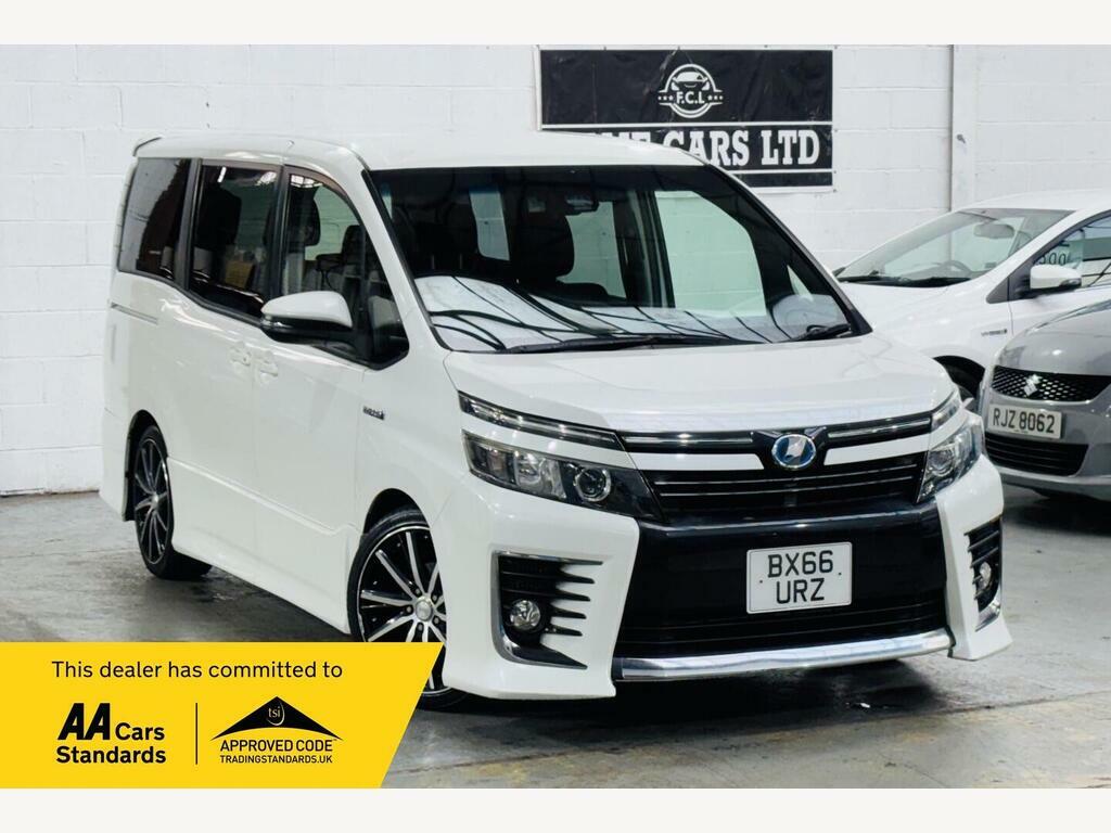 Toyota Voxy Zs 1.8 Hybrid White