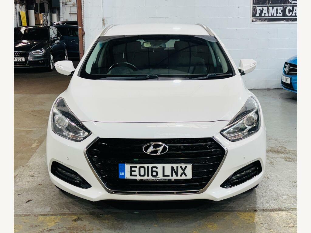 Hyundai I40 1.7 Crdi Blue Drive Se Nav Tourer Dct Euro 6 S S White #2