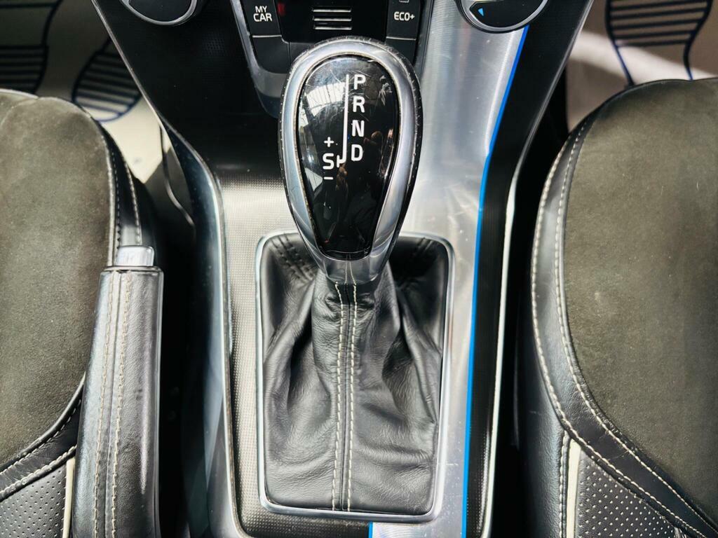 Volvo V40 2.0 D4 R-design Nav Geartronic Euro 6 Ss White #22