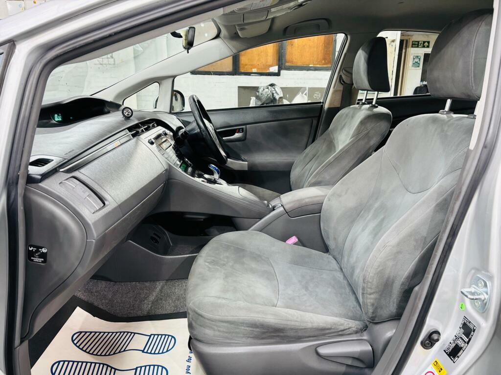 Toyota Prius T Spirit Vvt-i 5-Door White #13