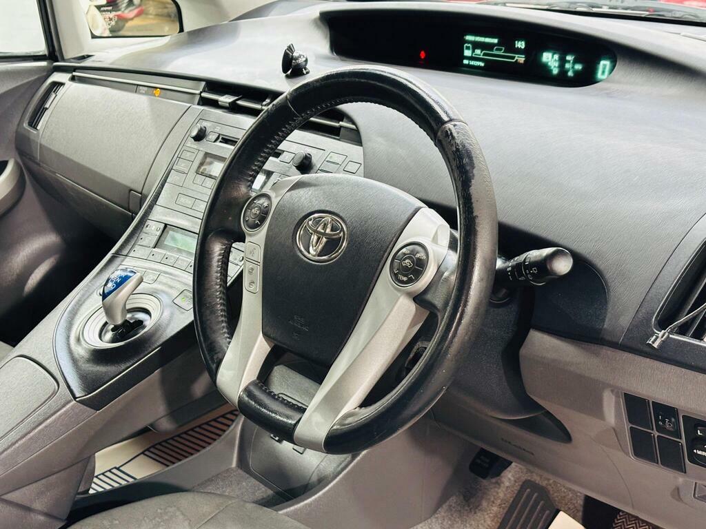 Toyota Prius T Spirit Vvt-i 5-Door White #10