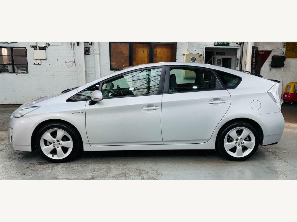 Toyota Prius T Spirit Vvt-i 5-Door White #8