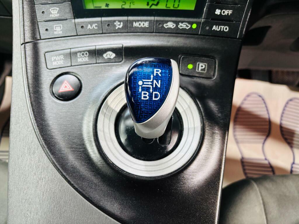 Toyota Prius T Spirit Vvt-i 5-Door White #18