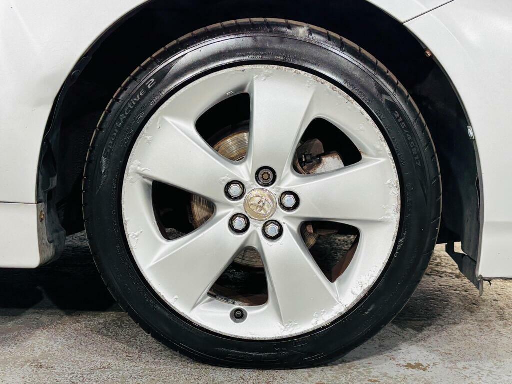 Toyota Prius T Spirit Vvt-i 5-Door White #19