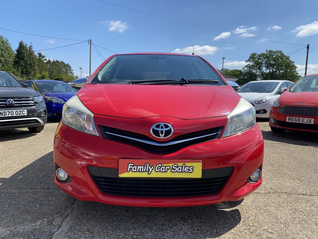 Toyota Yaris Hatchback 1.3 Dual Vvt-i Trend 201414 KS14COJ Red #4