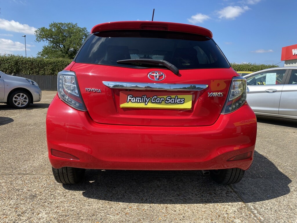 Toyota Yaris Hatchback 1.3 Dual Vvt-i Trend 201414 KS14COJ Red #6