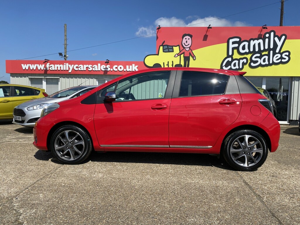 Toyota Yaris Hatchback 1.3 Dual Vvt-i Trend 201414 KS14COJ Red #5