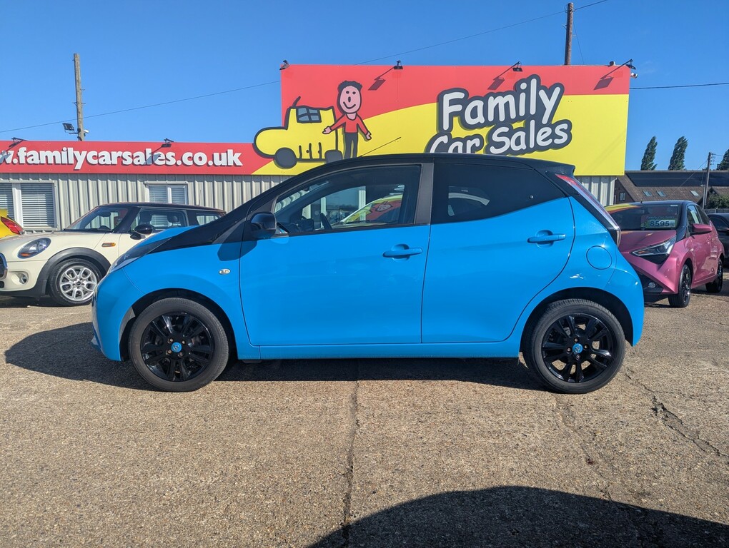 Toyota Aygo 1.0 Vvt-i X-cite Blue #2