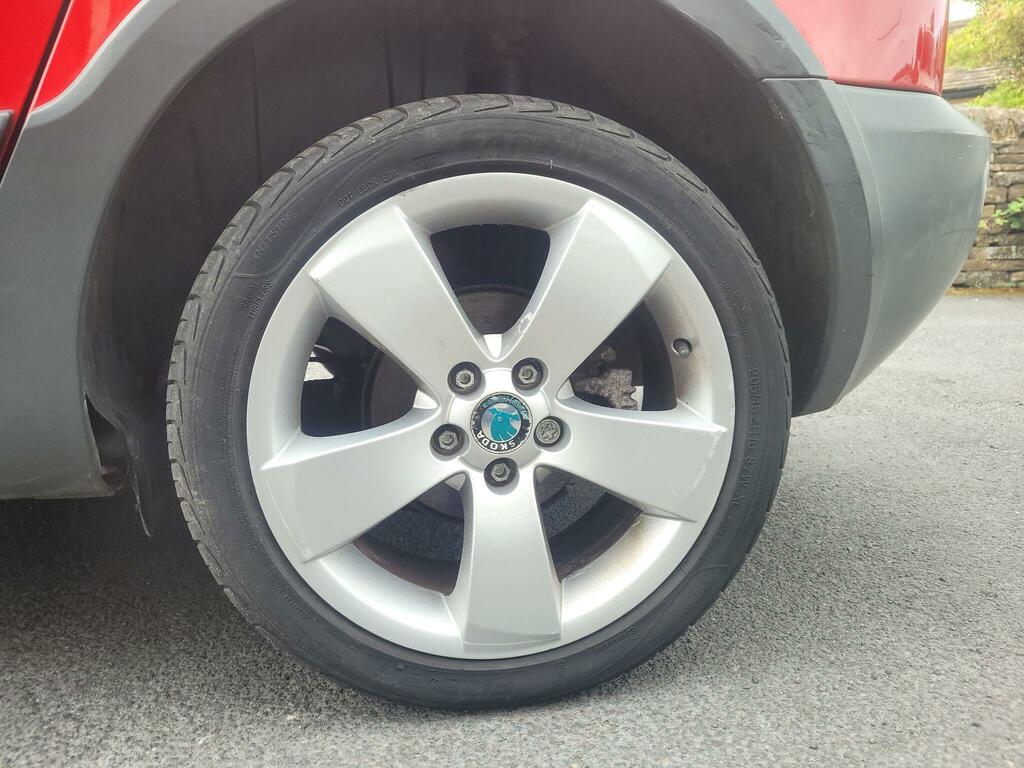 Skoda Roomster 1.6 16V 2 Tiptronic Grey #36