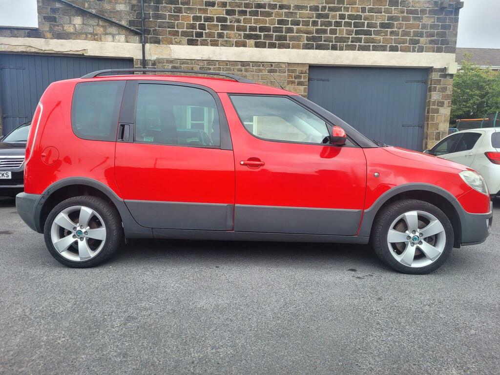 Skoda Roomster Scout Red #3