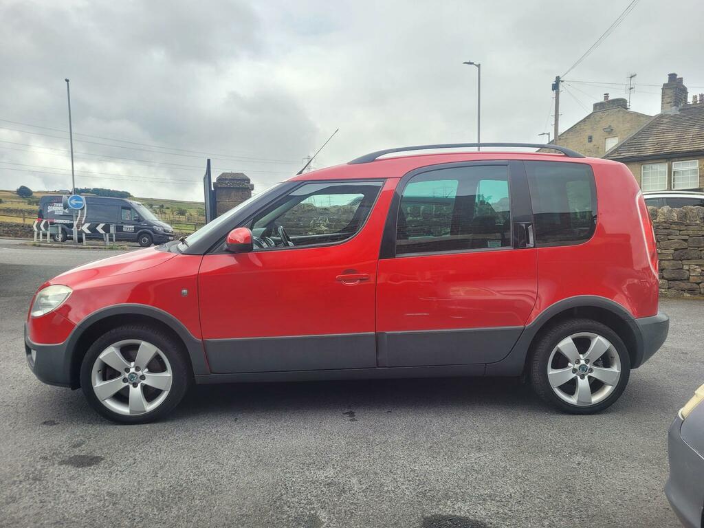 Skoda Roomster Scout Red #4