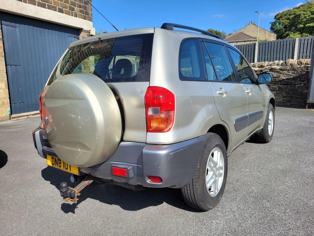 Toyota Rav 4 Gx Beige #3