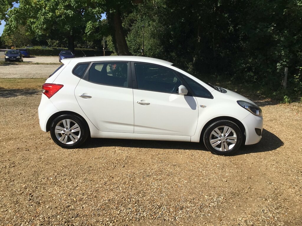 Hyundai Ix20 1.4 Active Hatchback Euro 5 Ss White #3