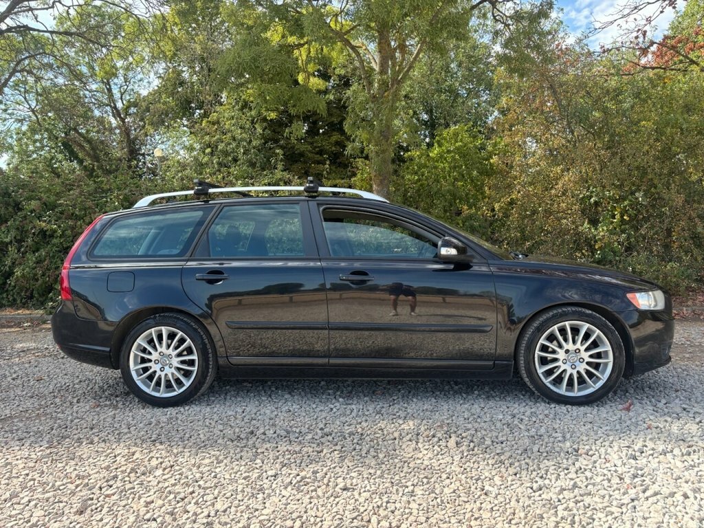 Volvo V50 1.6L Se Lux Edition Black #2