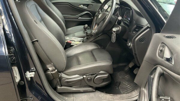 Vauxhall Zafira Tourer Design Silver #11