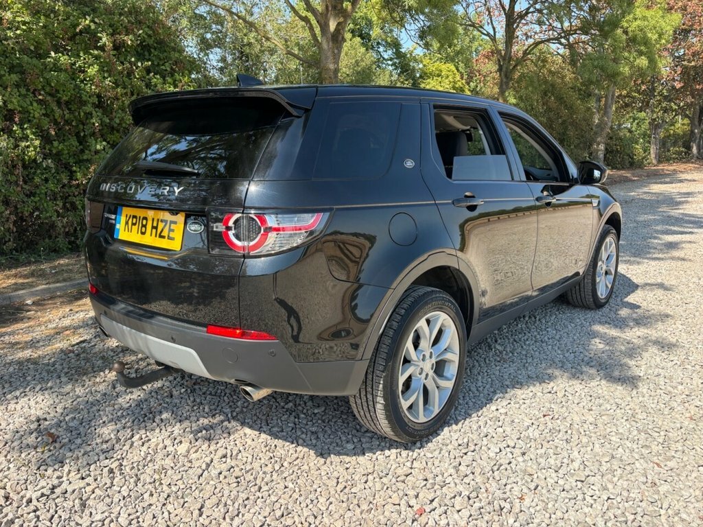 Land Rover Discovery Sport 2L Hse Black #4