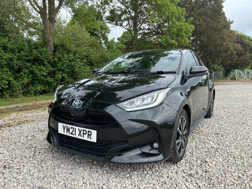 Toyota Yaris 1.5L Design Black #5