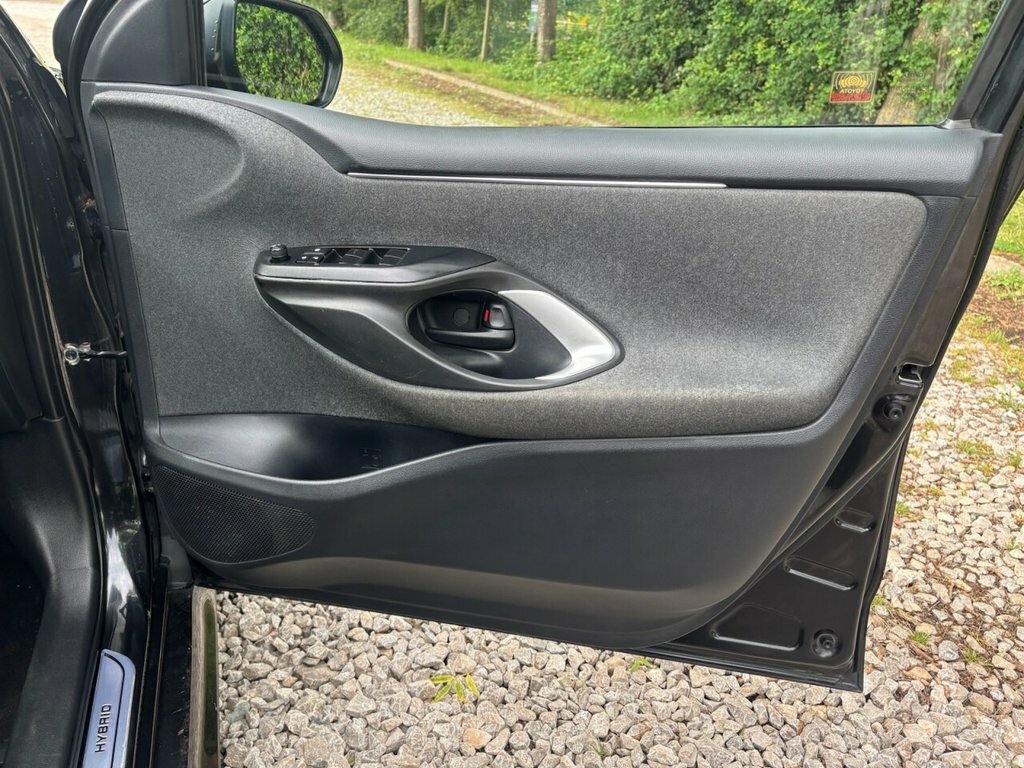 Toyota Yaris 1.5 Hybrid Icon Cvt Grey #18