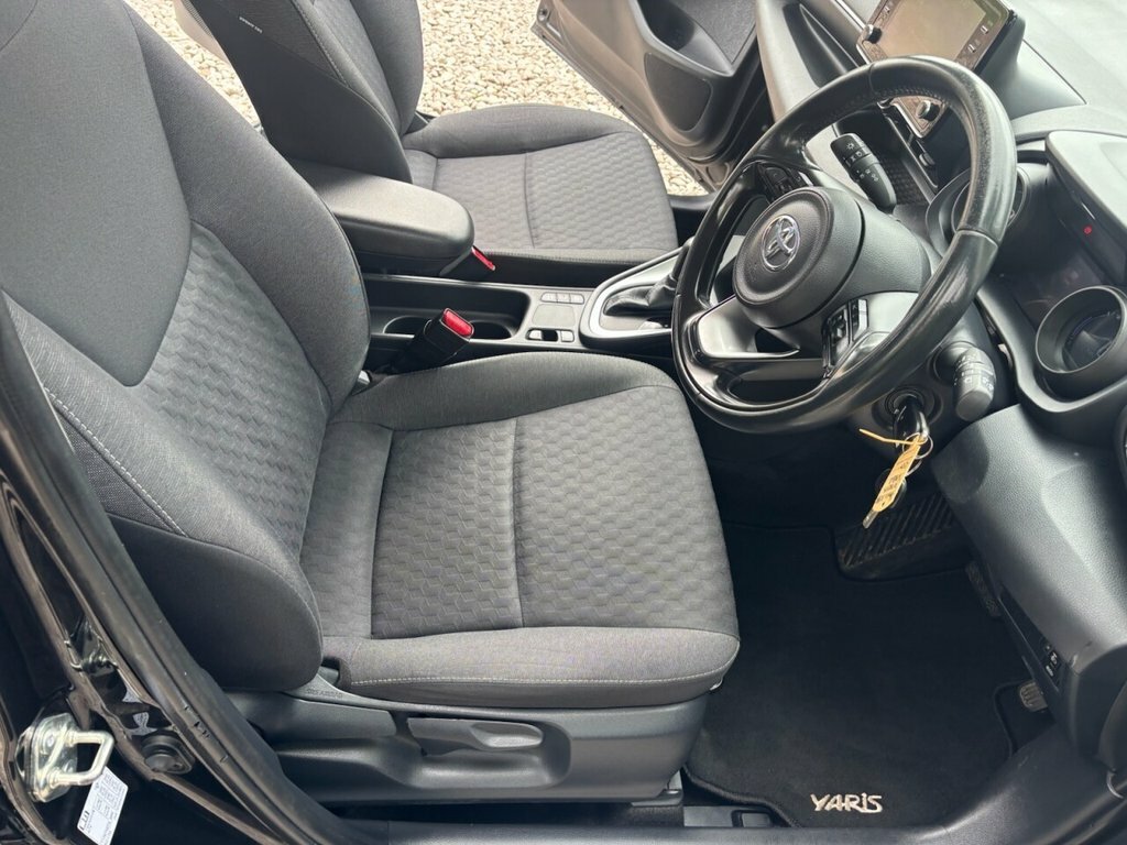 Toyota Yaris 1.5 Hybrid Icon Cvt Grey #23