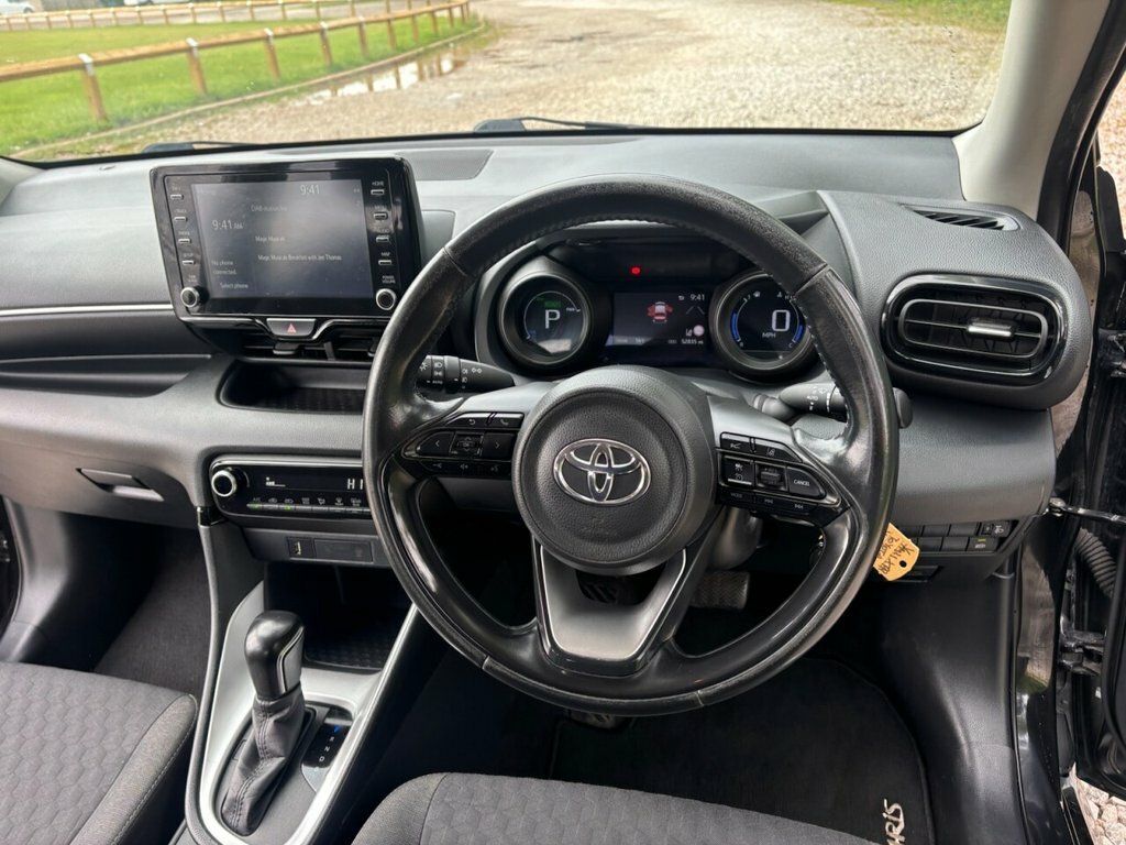 Toyota Yaris 1.5 Hybrid Icon Cvt Grey #25