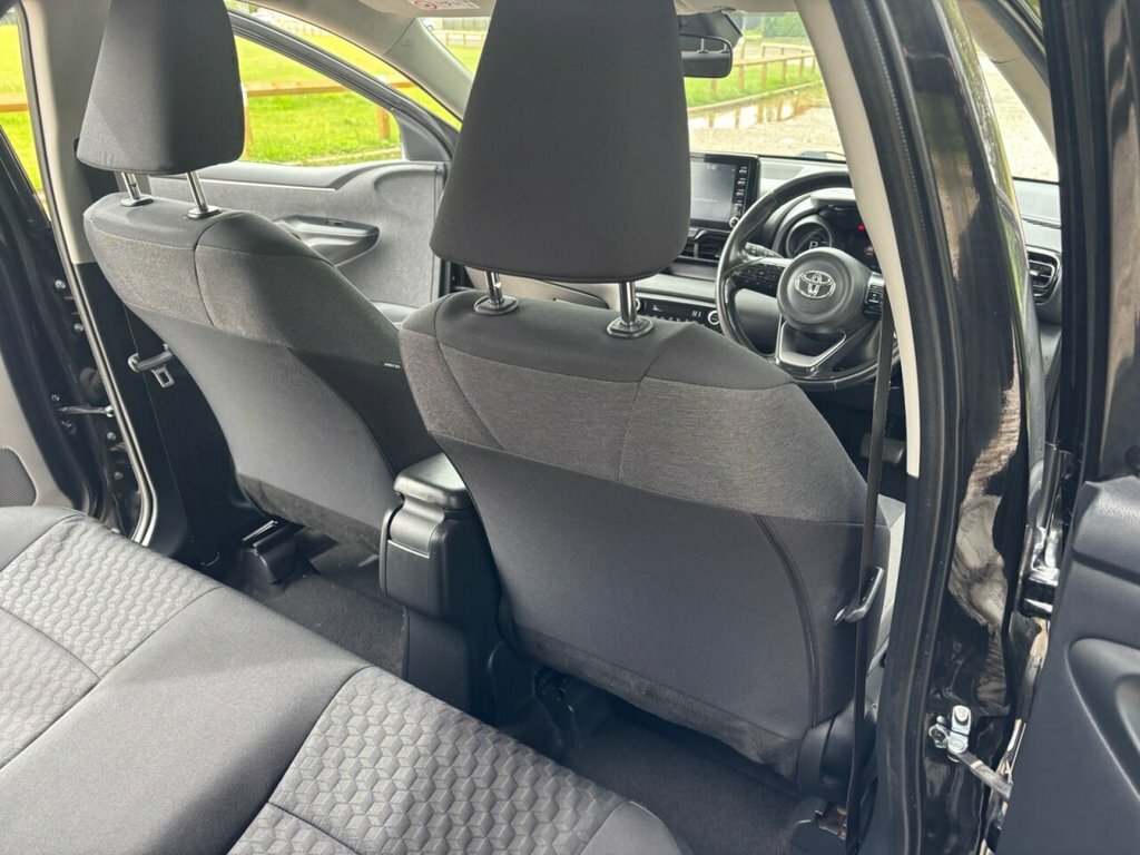 Toyota Yaris 1.5 Hybrid Icon Cvt Grey #21