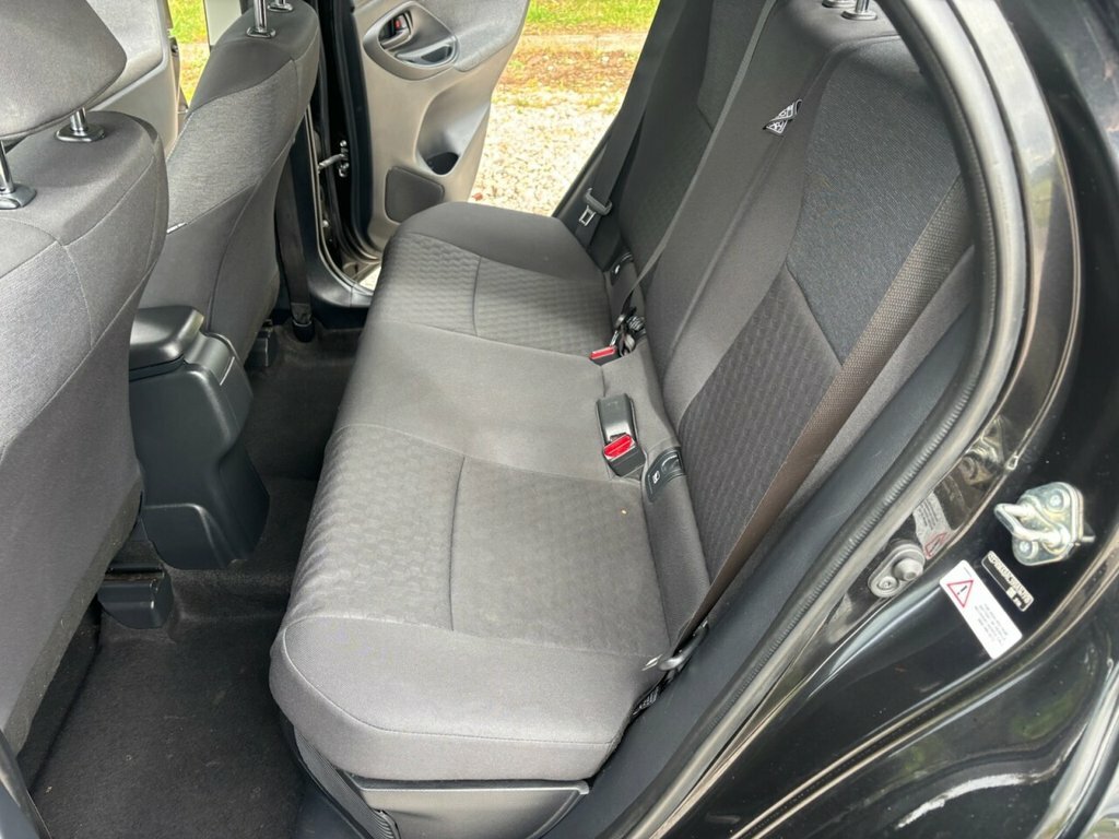 Toyota Yaris 1.5 Hybrid Icon Cvt Grey #28