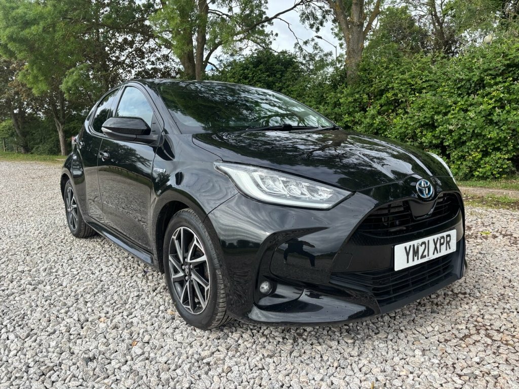 Toyota Yaris 1.5L Design Black #3