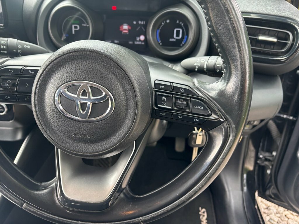 Toyota Yaris 1.5 Hybrid Icon Cvt Grey #26