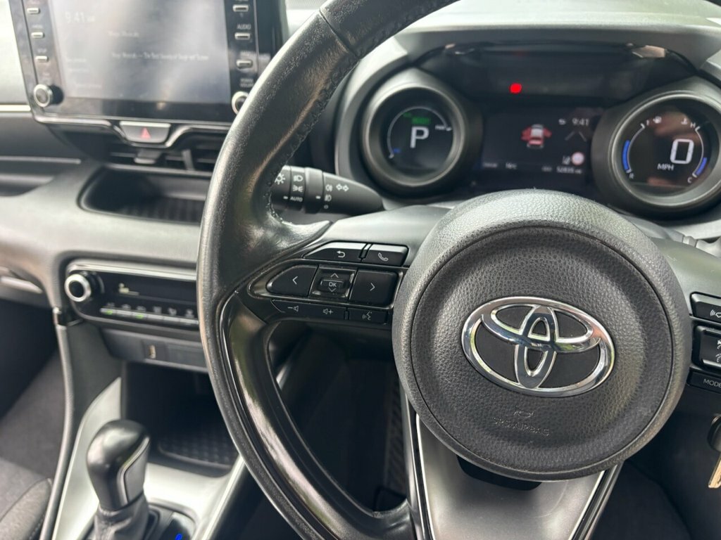 Toyota Yaris 1.5 Hybrid Icon Cvt Grey #24