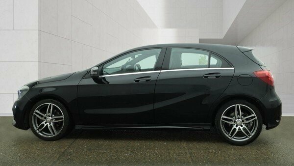 Mercedes-Benz A Class 1.5L Amg Line Black #2