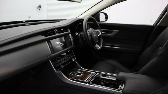 Jaguar XF 2.0 D R-sport Awd 177 Bhp White #12