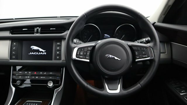 Jaguar XF 2.0 D R-sport Awd 177 Bhp White #10