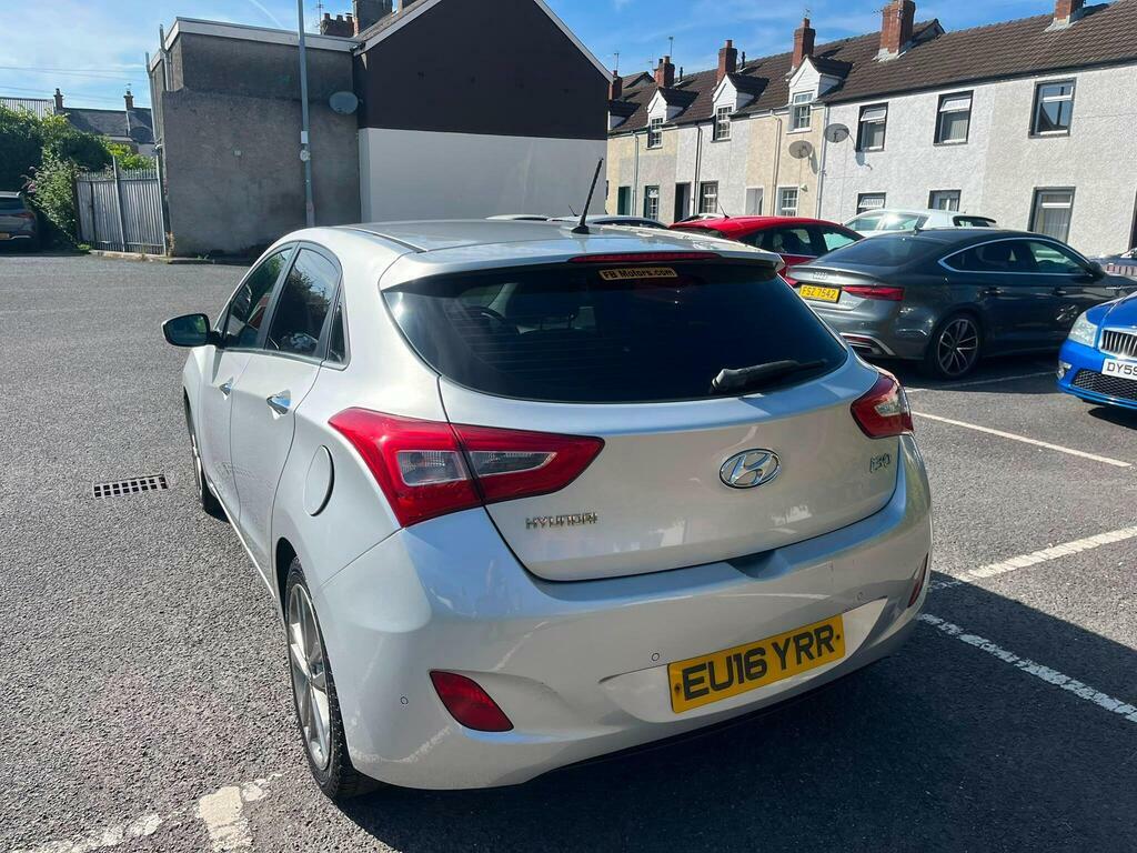 Hyundai I30 1.6 Crdi Blue Drive Premium Euro 6 S S Silver #4