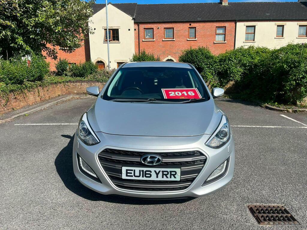 Hyundai I30 1.6 Crdi Blue Drive Premium Euro 6 S S Silver #2