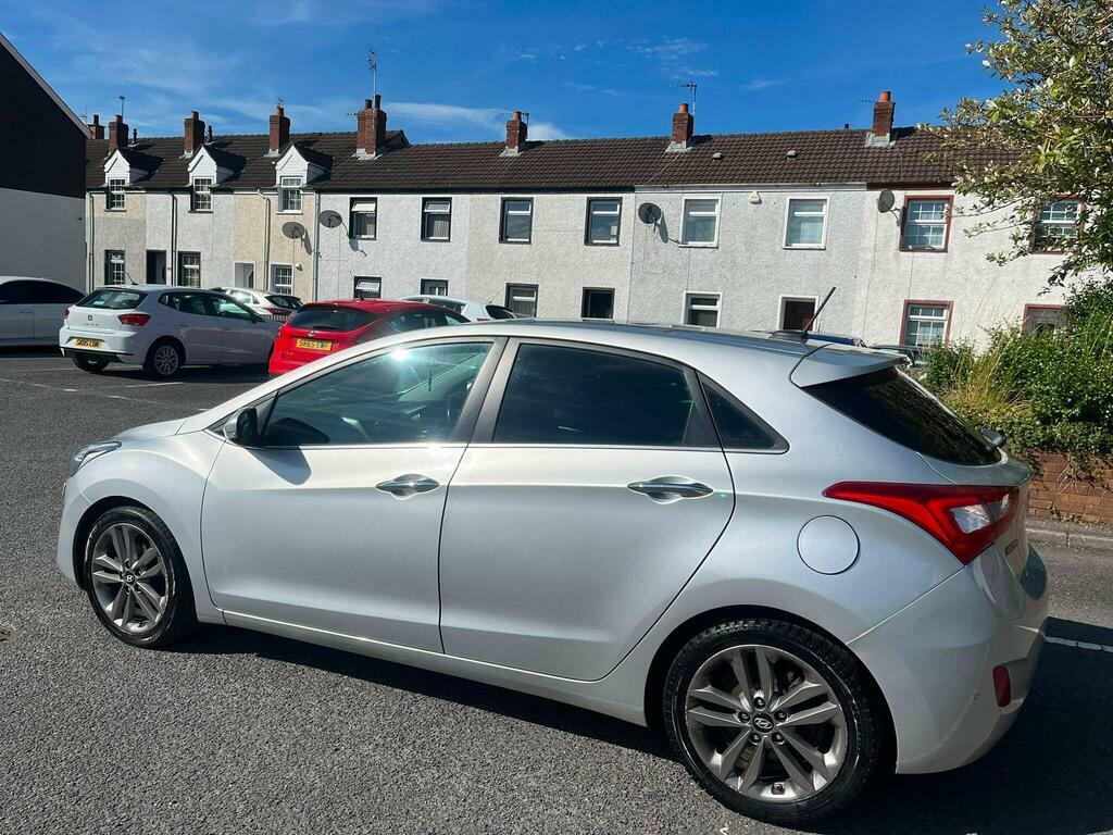 Hyundai I30 1.6 Crdi Blue Drive Premium Euro 6 S S Silver #3
